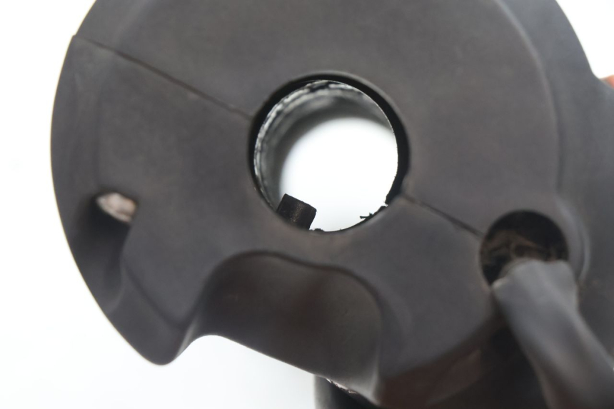 photo de COMANDO DIREITO PEUGEOT SATELIS 125 (2006 - 2009) - Pontos de fixação