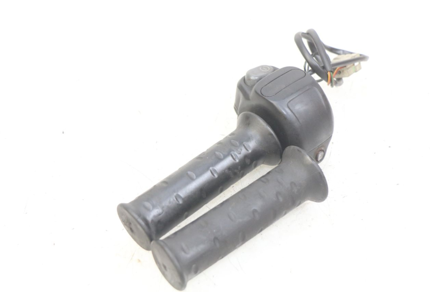 photo de COMANDO DIREITO APRILIA SCARABEO 100 (2003 - 2012) - Pontos de fixação