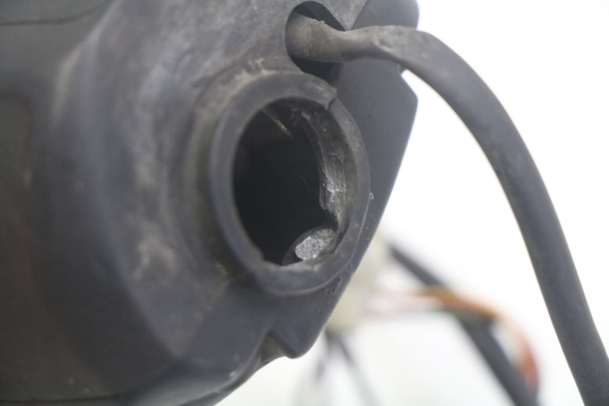 photo de COMANDO DIREITO APRILIA SCARABEO 100 (2003 - 2012) - Outro ângulo de visão