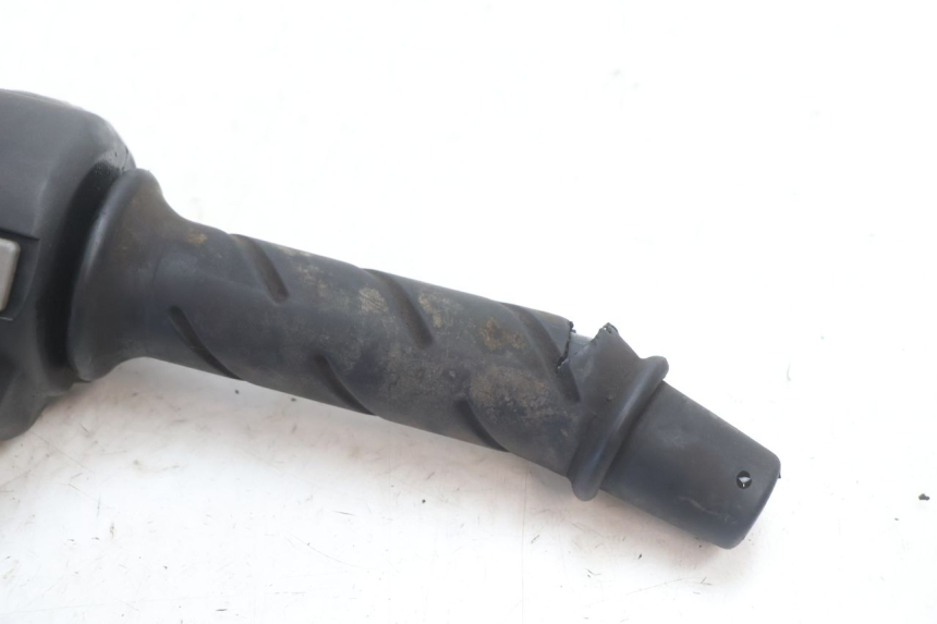 photo de COMANDO DIREITO PEUGEOT SPEEDFIGHT LC 50 (1996 - 2002) - Zoom do estado de desgaste