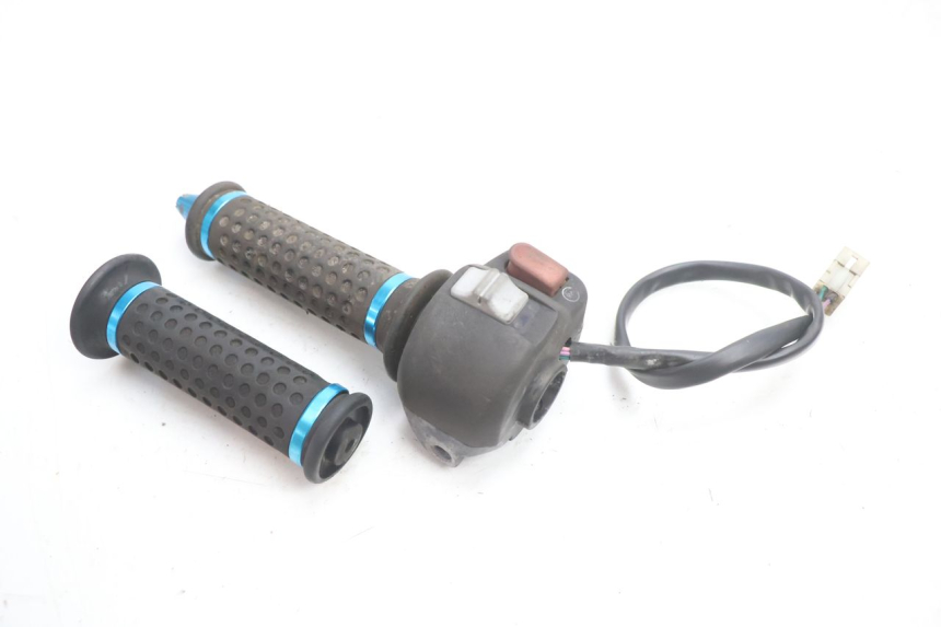 photo de COMANDO DIREITO PEUGEOT SPEEDFIGHT LC 50 (1996 - 2002) - Ampliação técnica