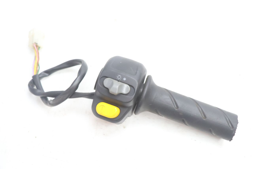 photo de COMANDO DIREITO PEUGEOT SPEEDFIGHT LC 50 (1996 - 2002) - Vista principal