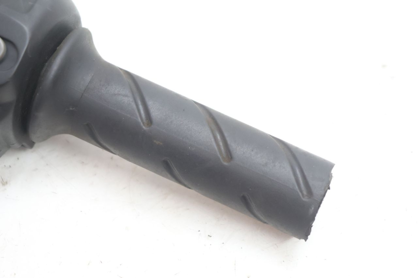 photo de COMANDO DIREITO PEUGEOT SPEEDFIGHT LC 50 (1996 - 2002) - Zoom do estado de desgaste