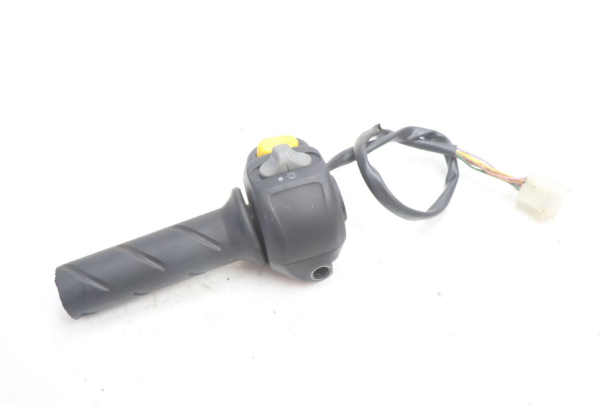 photo de COMANDO DIREITO PEUGEOT SPEEDFIGHT LC 50 (1996 - 2002) - Ampliação técnica