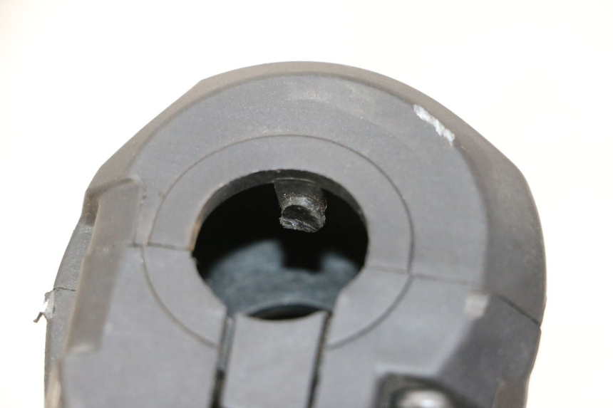 photo de COMANDO DIREITO APRILIA SR R 2T LC 50 (2018 - 2021) - Zoom do estado de desgaste
