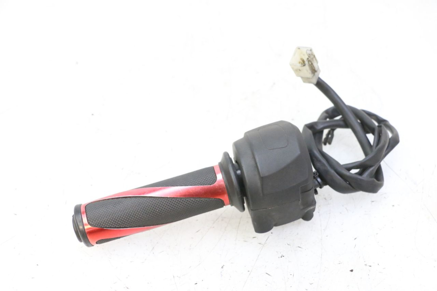 photo de COMANDO DIREITO APRILIA SR R 2T LC 50 (2018 - 2021) - Pontos de fixação