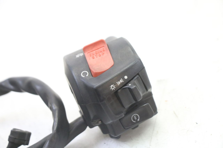 photo de COMANDO DIREITO HONDA ST PAN EUROPEAN 1300 (2002 - 2013) - Detalhe da peça