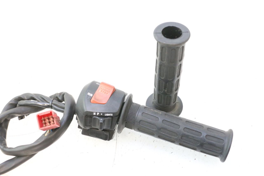photo de COMUTADOR DIREITO HONDA ST PAN EUROPEAN 1100 (1990 - 2002) - Detalhes característicos