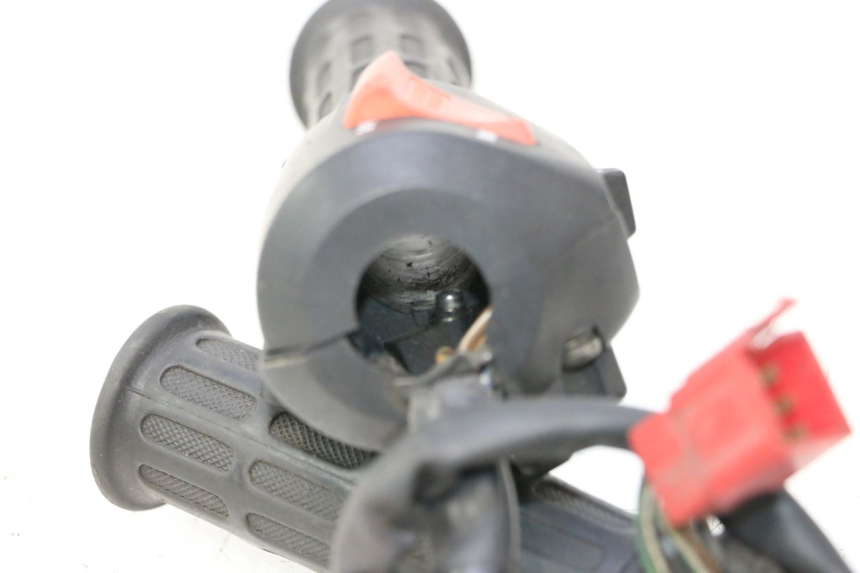 photo de COMUTADOR DIREITO HONDA ST PAN EUROPEAN 1100 (1990 - 2002) - Zoom do estado de desgaste