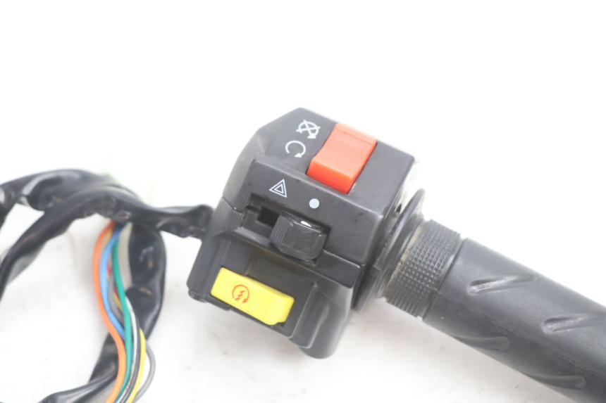 photo de COMANDO DIREITO RAZZO STEED 125 (2012 - 2018) - Detalhe da peça
