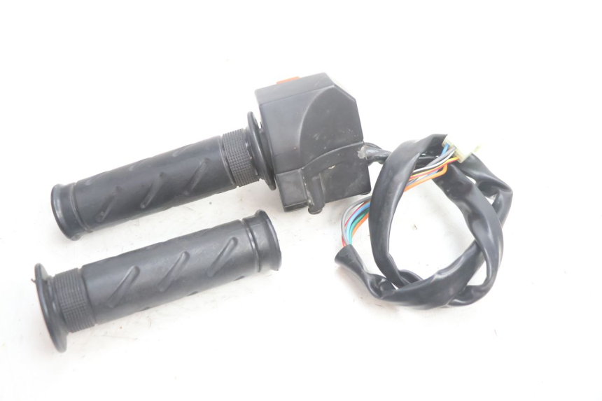 photo de COMANDO DIREITO RAZZO STEED 125 (2012 - 2018) - Ampliação técnica