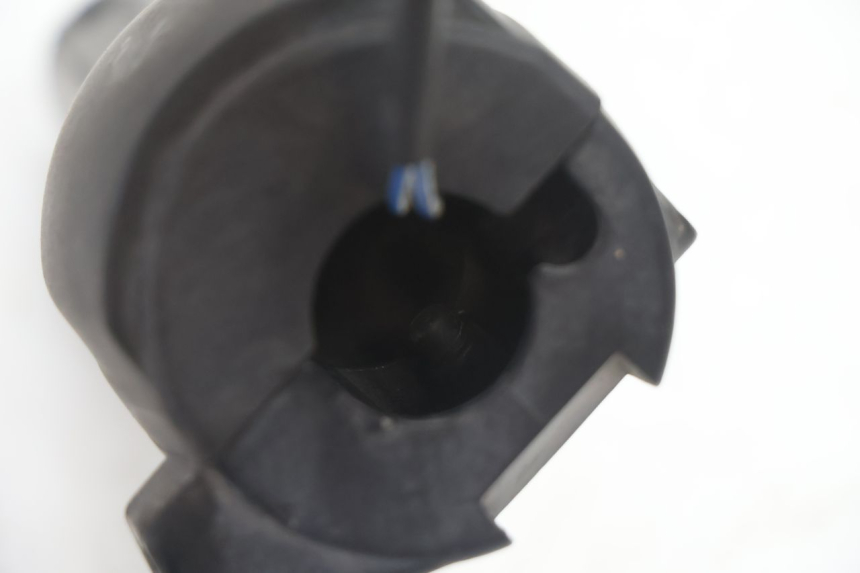 photo de COMANDO DIREITO MBK STUNT NAKED 50 (2004 - 2018) - Pontos de fixação