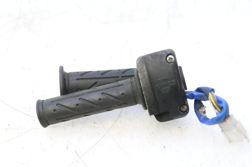 photo de COMUTADOR DIREITO KYMCO SUPER 8 2T 50 (2007 - 2013) - Pontos de fixação