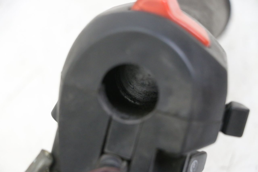 photo de COMANDO DIREITO SUZUKI BURGMAN 125 (2015 - 2017) - Detalhe da peça