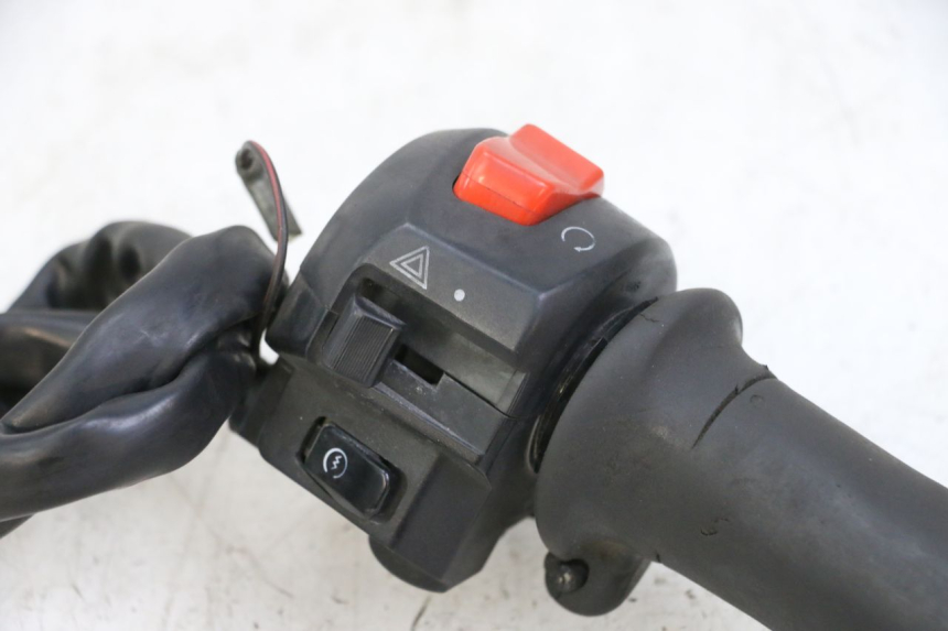 photo de COMANDO DIREITO SUZUKI BURGMAN 125 (2015 - 2017) - Peça verificada