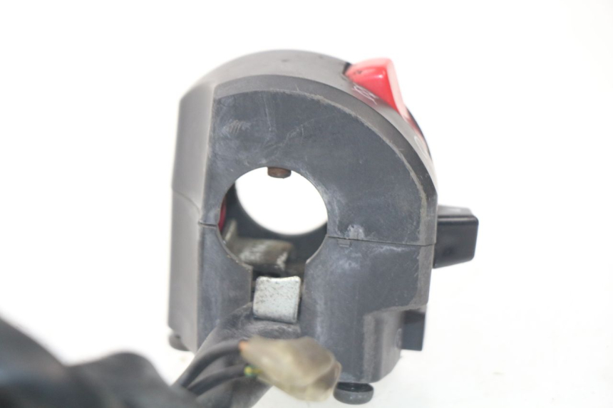 photo de COMANDO DIREITO YAMAHA TDM ABS 900 (2002 - 2014) - Zoom do estado de desgaste