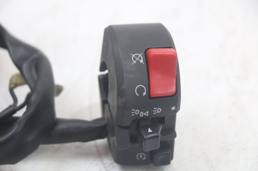 photo de COMANDO DIREITO YAMAHA TDM ABS 900 (2002 - 2014) - Detalhe da peça