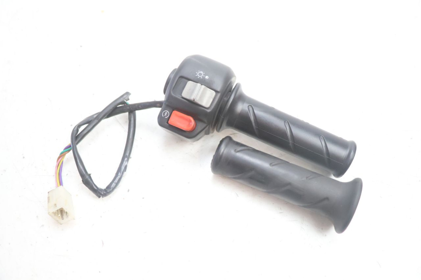 photo de COMANDO DIREITO PEUGEOT TREKKER 50 (1995 - 2004) - Vista principal