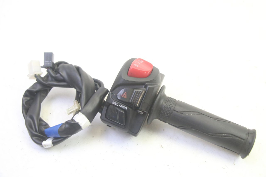 photo de COMANDO DIREITO YAMAHA TRICITY 300 (2020 - 2024) - Vista principal