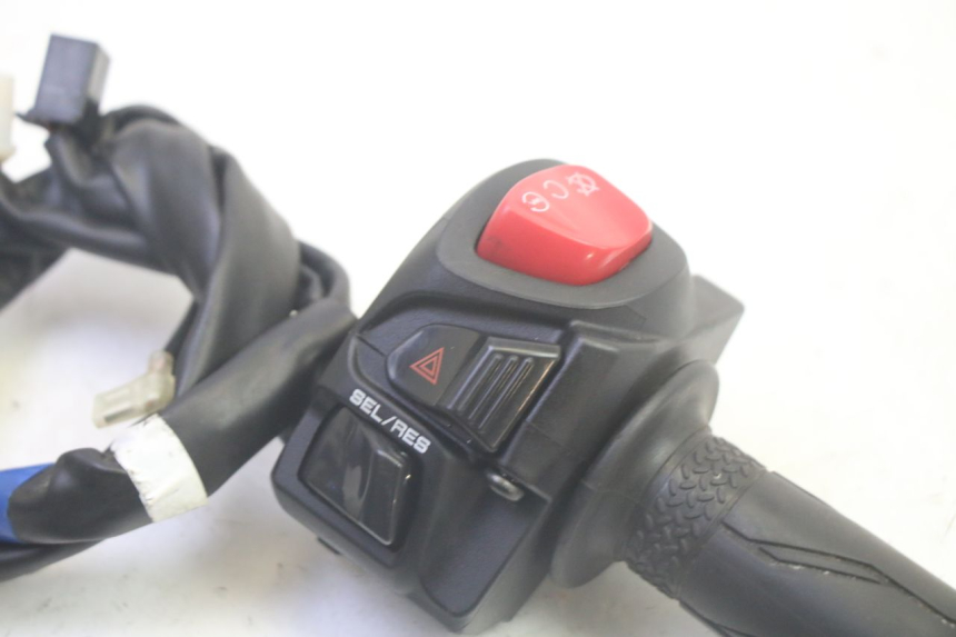photo de COMANDO DIREITO YAMAHA TRICITY 300 (2020 - 2024) - Detalhe da peça