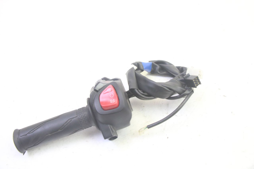 photo de COMANDO DIREITO YAMAHA TRICITY 300 (2020 - 2024) - Outro ângulo de visão