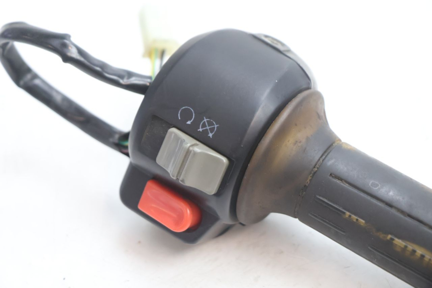 photo de COMANDO DIREITO PEUGEOT V-CLIC VCLIC 50 (2007 - 2013) - Detalhe da peça