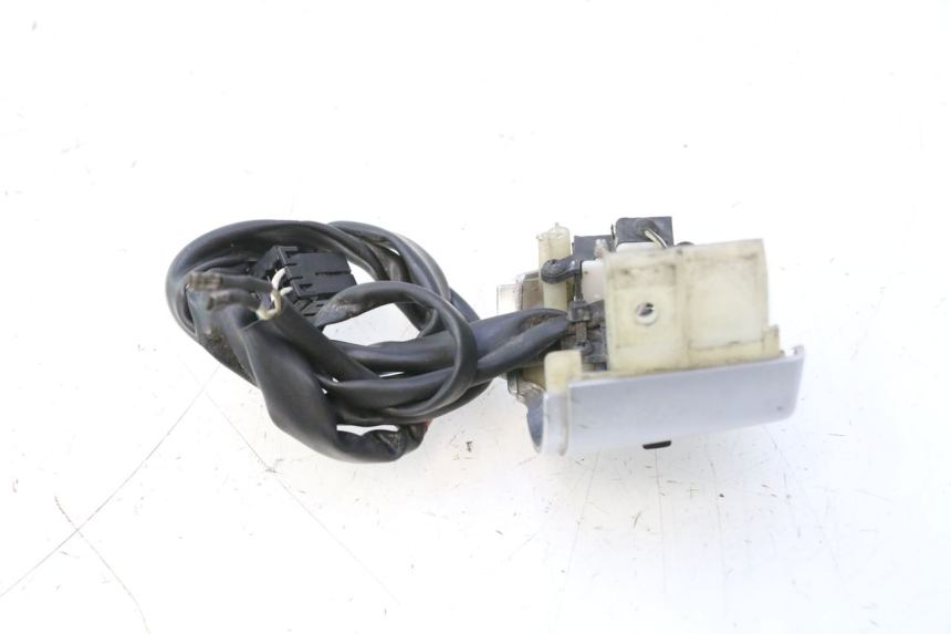 photo de COMANDO DIREITO PIAGGIO VESPA PRIMAVERA 2T 50 (2013 - 2018) - Pontos de fixação