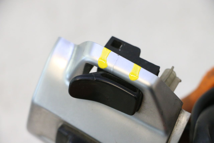 photo de COMANDO DIREITO PIAGGIO VESPA PRIMAVERA 2T 50 (2013 - 2018) - Peça verificada