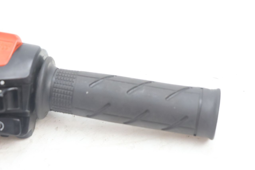 photo de COMANDO DIREITO HONDA VFR FI RC46 800 (1998 - 2001) - Outro ângulo de visão