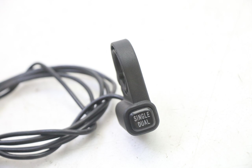 photo de COMANDO DIREITO DUALTRON VICTOR LIMITED 1 - Detalhe da peça