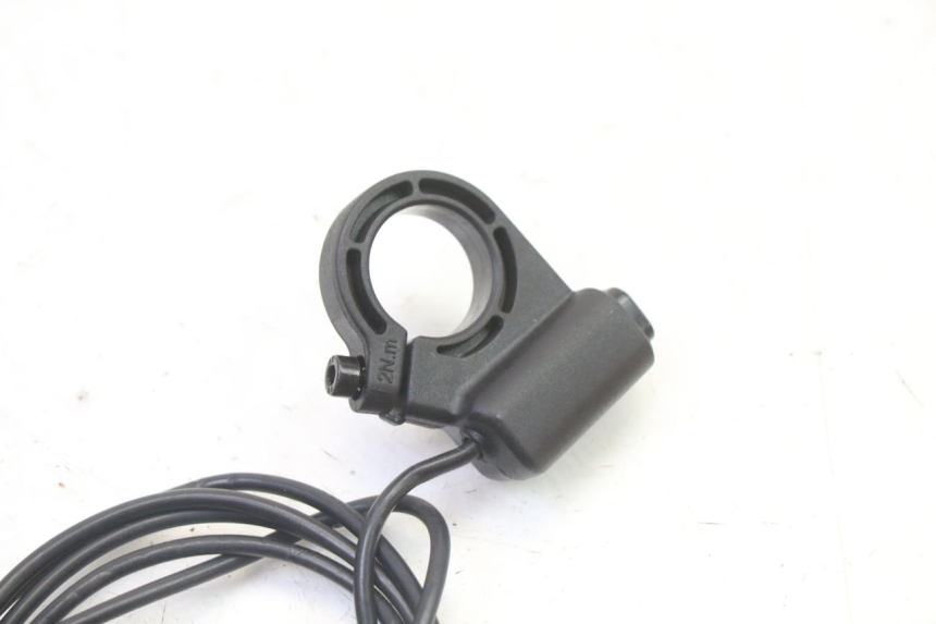photo de COMANDO DIREITO DUALTRON VICTOR LIMITED 1 - Outro ângulo de visão