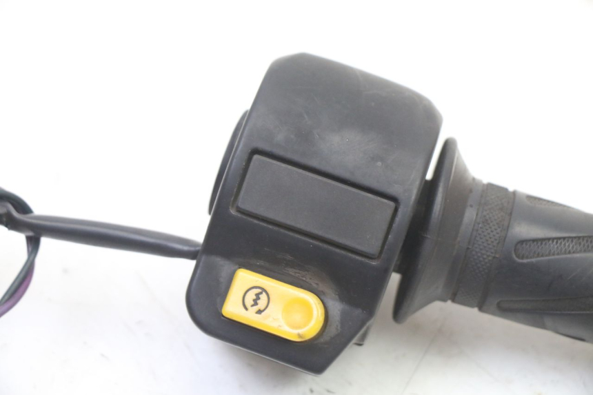 photo de COMANDO DIREITO PEUGEOT VIVACITY NEW 2T 50 (2008 - 2017) - Zoom do estado de desgaste