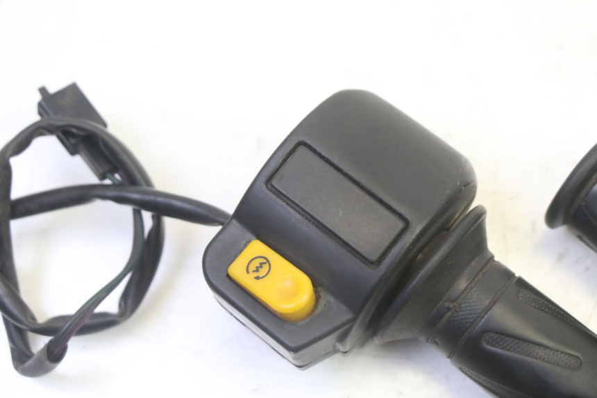 photo de COMANDO DIREITO PEUGEOT VIVACITY NEW 2T 50 (2008 - 2017) - Detalhe da peça