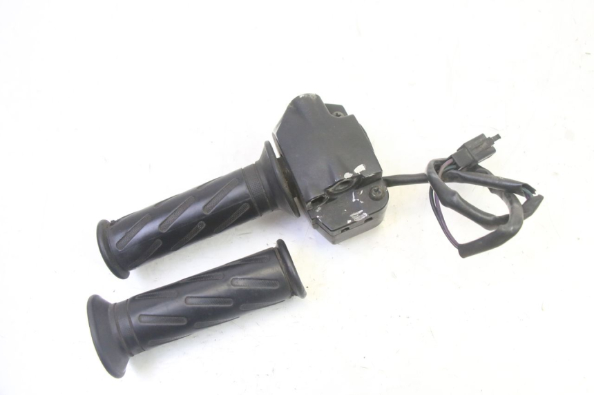 photo de COMANDO DIREITO PEUGEOT VIVACITY NEW 2T 50 (2008 - 2017) - Outro ângulo de visão
