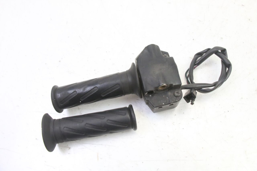 photo de COMANDO DIREITO PEUGEOT VIVACITY NEW 4T 50 (2008 - 2017) - Ampliação técnica