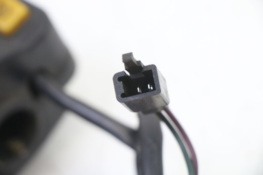 photo de COMANDO DIREITO PEUGEOT VIVACITY NEW 4T 50 (2008 - 2017) - Pontos de fixação