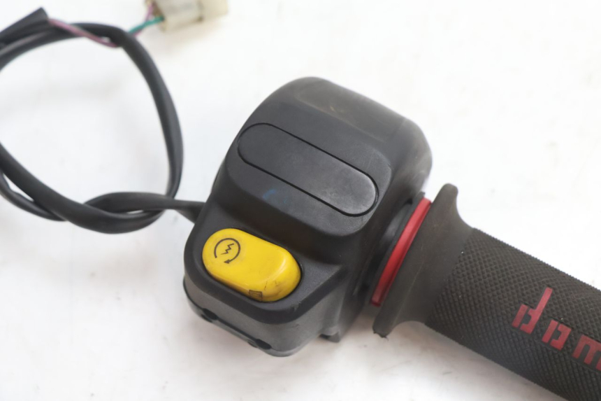 photo de COMANDO DIREITO PEUGEOT VIVACITY 50 (1998 - 2003) - Detalhe da peça