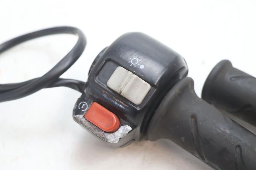 photo de COMANDO DIREITO PEUGEOT VIVACITY 50 (1998 - 2003) - Detalhe da peça