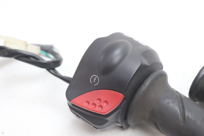 photo de COMANDO DIREITO PEUGEOT VIVACITY 50 (2004 - 2009) - Detalhe da peça