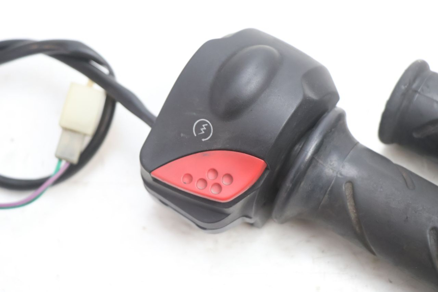 photo de COMANDO DIREITO PEUGEOT VIVACITY 50 (2004 - 2009) - Detalhe da peça