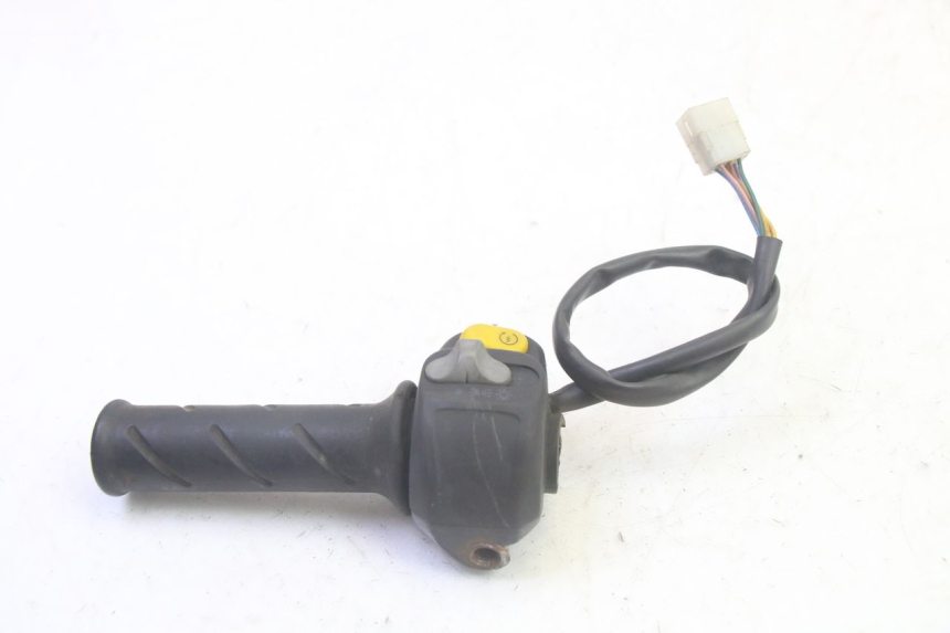 photo de COMANDO DIREITO PEUGEOT VIVACITY 100 (1999 - 2008) - Outro ângulo de visão