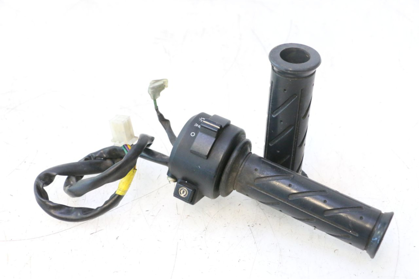 photo de COMUTADOR DIREITO DAELIM VJ ROADWIN 125 (2004 - 2007) - Vista principal
