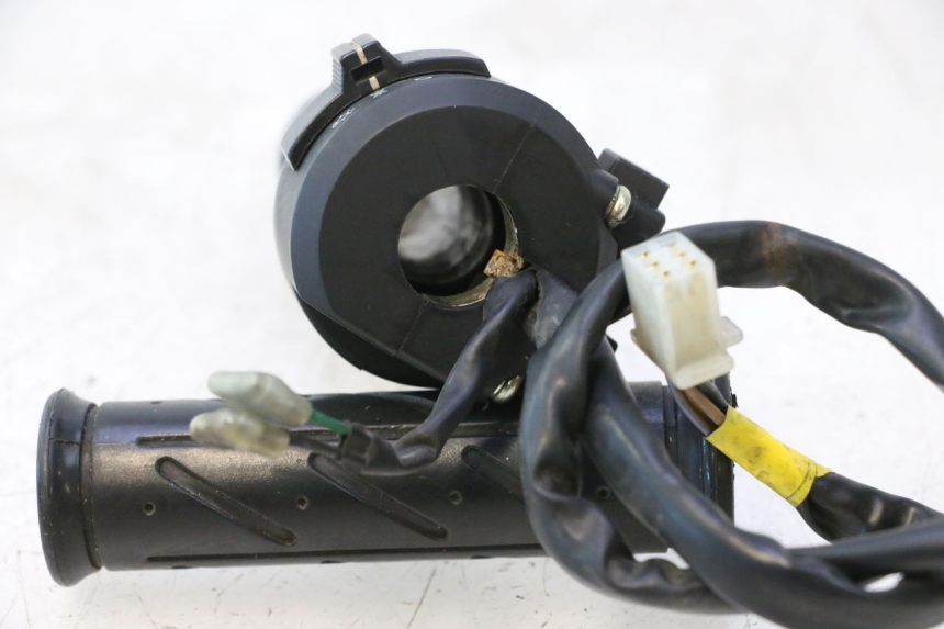 photo de COMUTADOR DIREITO DAELIM VJ ROADWIN 125 (2004 - 2007) - Vista geral