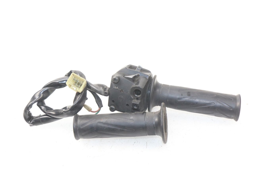 photo de COMANDO DIREITO YAMAHA X-MAX XMAX 125 (2010 - 2013) - Outro ângulo de visão