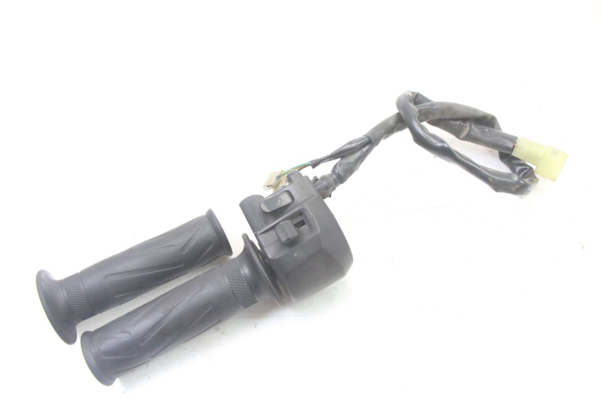 photo de COMANDO DIREITO YAMAHA X-MAX XMAX 125 (2010 - 2013) - Outro ângulo de visão