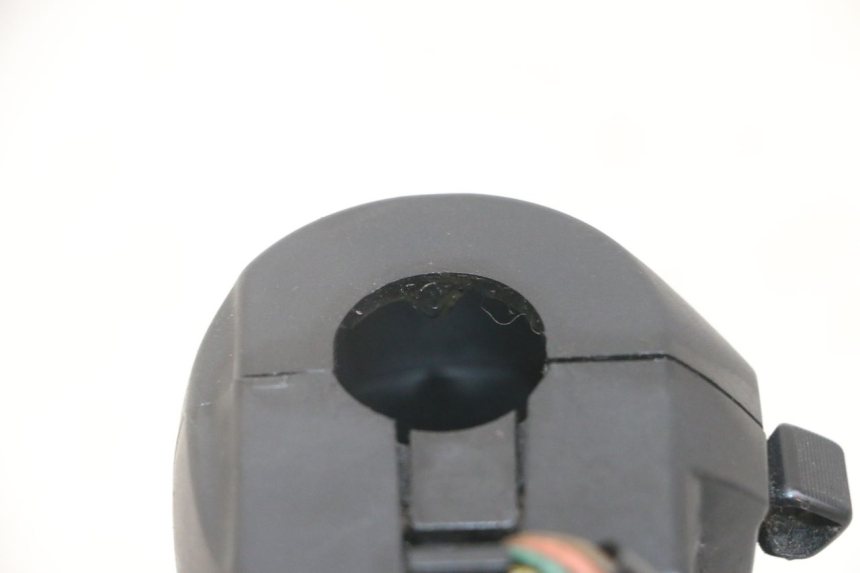 photo de COMANDO DIREITO YAMAHA X-MAX XMAX 125 (2010 - 2013) - Detalhe da peça