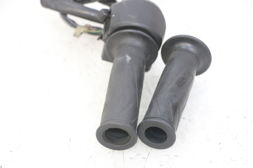 photo de COMANDO DIREITO YAMAHA X-MAX XMAX 125 (2010 - 2013) - Peça verificada