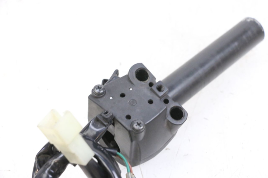 photo de COMANDO DIREITO YAMAHA X-MAX XMAX 125 (2010 - 2013) - Detalhe da peça
