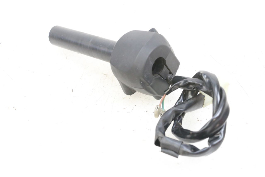 photo de COMANDO DIREITO YAMAHA X-MAX XMAX 125 (2010 - 2013) - Pontos de fixação