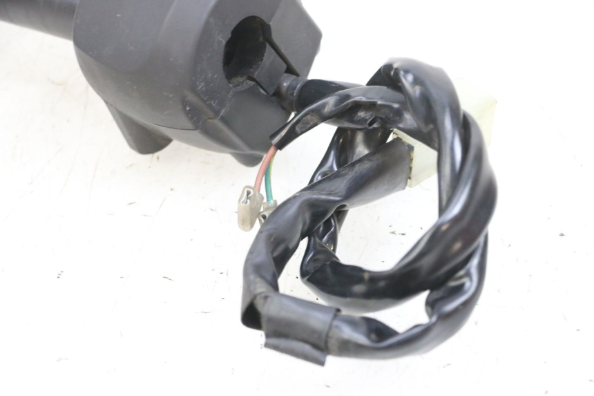 photo de COMANDO DIREITO YAMAHA X-MAX XMAX 125 (2010 - 2013) - Estado da superfície